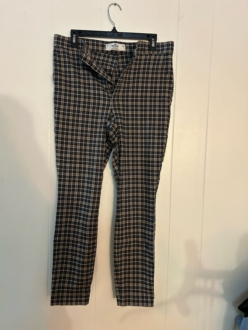 Hollister Men's Plaid Slim Pants in Black and Brown